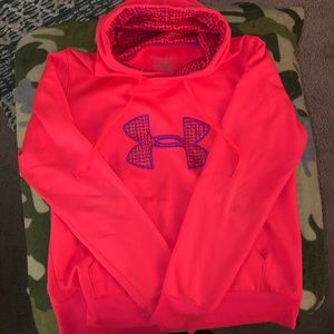 Pink and purple Under Armour sweatshirt with hood and big pocket